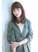 ネイビーカラーの大人かわいいブランジュ小顔くびれセミディ