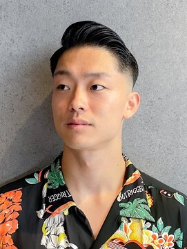 フジヤマバーバーショップ アジト(FUJIYAMA BARBER SHOP ajito) サイドパートスキンフェード【田中美旺】b419