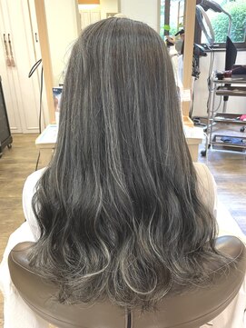 アルターリール(aL ter Rire) シルバーグレー/コントラストカラー/中村郁未