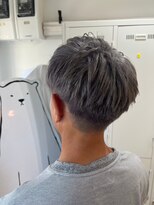 ナンバー ユアイロ 川崎(N° uairo)&nbsp;【末安】刈り上げハイトーンシルバー