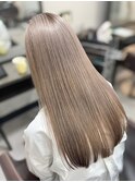 ライトアッシュブラウン　ロングスタイル