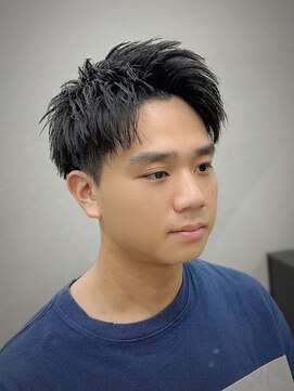 スラッシュ(SLASH) スパイキーショート/短髪/アップバング/刈り上げ/姫路