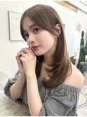 ミディアムレイヤーベージュ顔まわりカット2