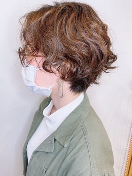 モリオフロムロンドン 原宿本店(morio from London) 【morio原宿】スパイラルショートパーマ 前髪なし くるくる