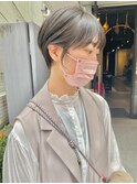 大人ショートボブ/ホワイトグレージュ/ブリーチ/ダブルカラー