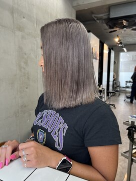 ソルトウォーター(SALT WATER) ピンクベージュ/イメチェン/ハイトーン/ブリーチ/恵比寿/代官山