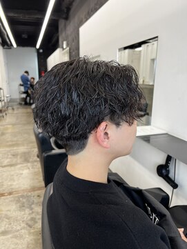 ココ 本八幡(KOKO) ★波巻きツイストスパイラルフェザーパーマサーフカール刈り上げ