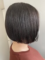 シア(sia)&nbsp;パツっとミニボブ☆