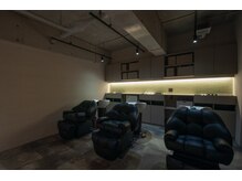 【首の負担が少ない特別なシャンプー台】