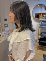 キチ(kichi.)&nbsp;[kichi.]顔まわりレイヤーたっぷりスタイル×オリーブグレージュ