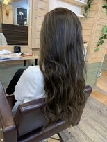 アトレ コウベ(Attrait KOBE)&nbsp;ナチュラルハイライト×ロングヘア