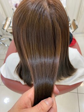 クオリス 赤塚店(QUALIS) 30代40代50代/ツヤツヤ/サラサラ/髪質改善/ナチュラルストレート