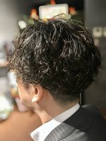 ビーダンディー(Bee dandy)&nbsp;ツーブロック デザインパーマ クラウドマッシュ スタイル