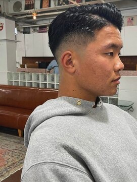 ソグ(sog) スキンフェードサイドパート