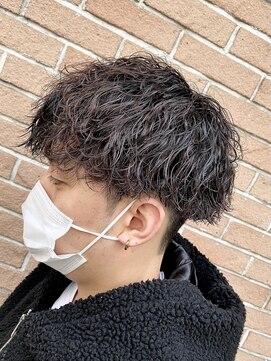 クオル 立川(QOL) 刈り上げマッシュ 波巻きスパイラル