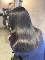 エルバイラビス 大宮(elu by lovis)&nbsp;《鈴木茉奈》ブルーブラック/暗髪/艶カラー/艶髪