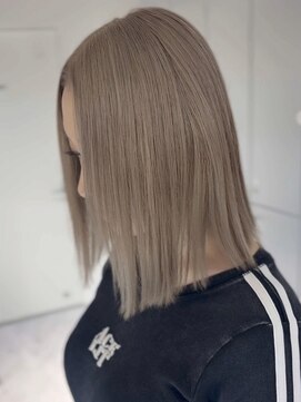 ロング　ケアブリーチ　ミルクティーベージュ　顔まわり　10代