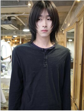 ピア(Pia) 結んでも映える中性ウルフカット