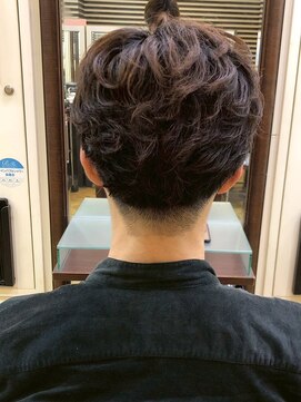 レボルトヘアー(R EVOLUT hair) MEN’S/リバースセンターパート/ニュアンスパーマ/柏駅