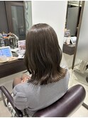 オリーブグレージュ