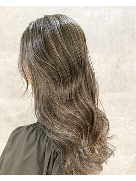 オリ(‘Oli) グレージュ／ハイライト