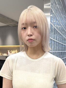 サンクプロジェクト(cinq PROJECT) ハイトーン切りっぱなしショートボブホワイトブロンドベージュ