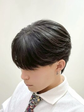 レボルトヘアー(R EVOLUT hair) MEN’S HAIR/波巻きツイストスパイラル/リバースセンターパート