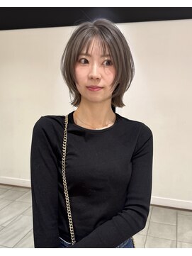ビーハイブアヴェダ PARCO2店(BEHIVE AVEDA) 顔まわりレイヤーくびれボブ×グレージュ