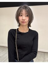 ビーハイブアヴェダ PARCO2店(BEHIVE AVEDA) 顔まわりレイヤーくびれボブ×グレージュ