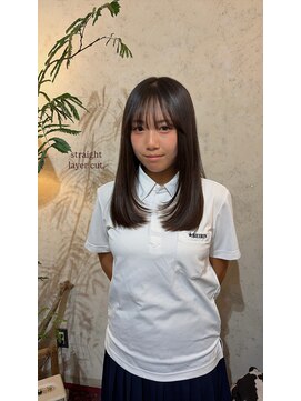 ラヌゴ(lanugo) straight layer cut.