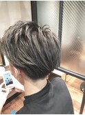 ビシカジ三代目風メンズグレージュスタイル