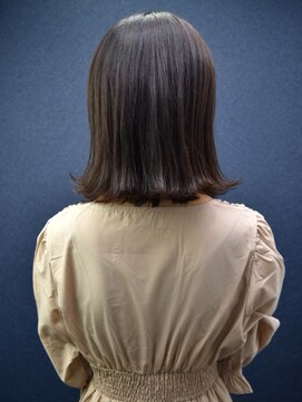 ヘアスタジオヘーフリヒ(HAIR STUDIO HoFLICH) 【今時の外ハネショート】ー肩につくかつかないか編ー