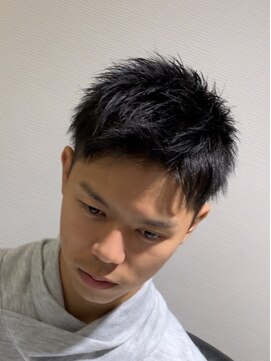 クローバー(CLOVER) ツーブロックアップバングベリーショート