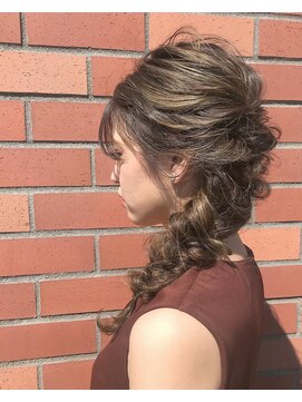 フィオーレ ヘアデザイン(FIORE hair design) サイド編み下ろし