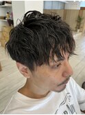 メンズ、波巻きパーマでいまを先取り!