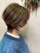 プランタン(Printemps)&nbsp;レイヤーショートショートボブスタイルベージュハイライトカラー