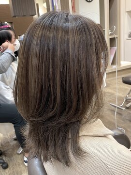 アルターリール(aL ter Rire) 黒髪/グレーベージュ/レイヤーロング/前髪パーマ /中村郁未