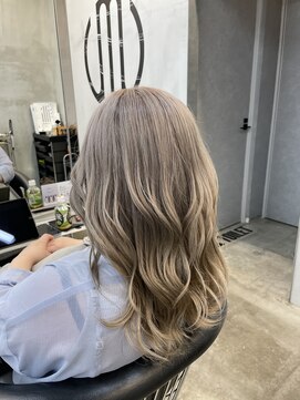 メルバイレガロ 水戸(mer by REGALO) ☆ホワイトミルクティーベージュ