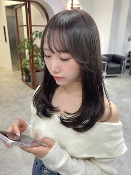 ソピ バイ インビテーション(sopi by invitation) ミディアムレイヤー レイヤーカット ワンカール 顔まわりカット