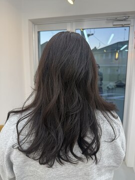 ソワ(sowa) ロングパーマ/顔周りレイヤー/ニュアンス/ナチュラルカラー