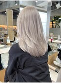 ミルクティーアッシュベージュカラーミディアムウルフ30代