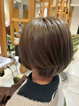アース モード 新小岩店(EARTH/M) グレージュ×丸みショート