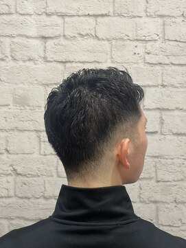 グレイスフル バーバープラチナム 六本木店(Graceful Barber platinum) オシャレ刈り上げフェードショート