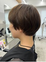 ナヌーク シブヤ(nanuk shibuya)&nbsp;柔らかい癖を活かしたショートカット、少し丸みをつけるように