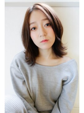 ロロネー 梅田(Lolonois) 【Lolonois梅田】シンプル外ハネミディ（藤岡なおき）