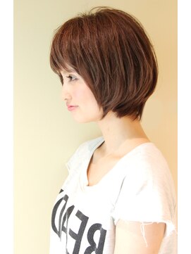 レウナ 外苑前(Reuna) メルトカラー×シンプルショート×ノームコア