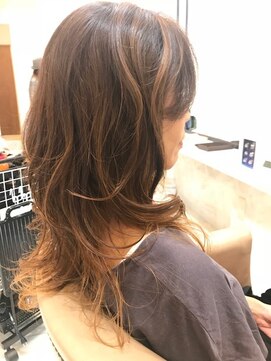 ヘアーアンドメイク アムール(hair&make Amour) セミロングカールスタイル