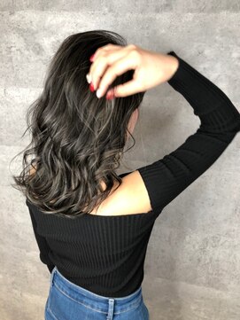 アンダーバーホワイト 天王寺阿倍野店(_WHITE) 外国人風ハイライト_モノトーンアッシュ_カーキアッシュ_ミディ