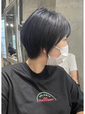 ブルーブラックの大人可愛いショート［新百合ヶ丘]