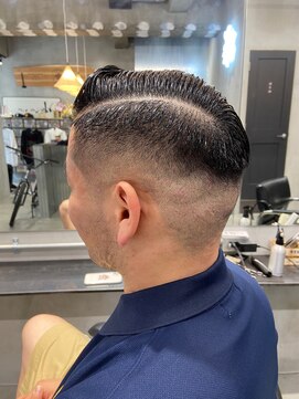 エフエム 明大前(FM) バーバー　ツーブロック/刈り上げ/アップバング/フェード